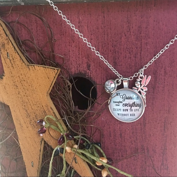 (F2) Sentimental Grandma Necklace - Picture 4 of 4